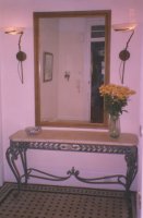 s_foyer.jpg (6444 bytes)