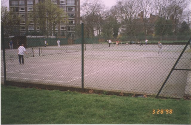 tennis.jpg (63620 bytes)